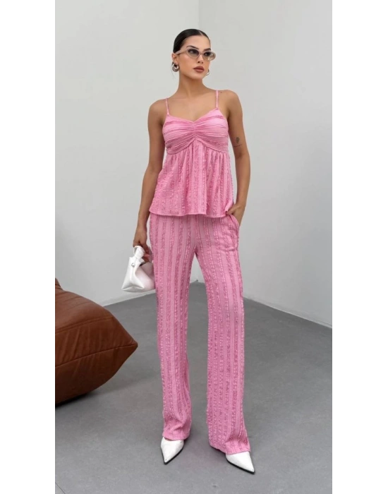 Kadın Pembe  Dokulu Askılı Üst Ve Bol Paça Pantolon 2’li Takım