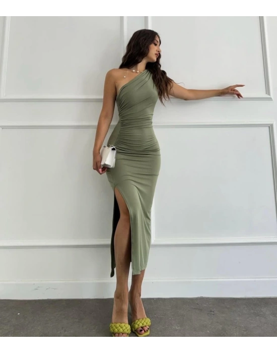 Kadın Tek Omuzu Açık Büzgülü Yandan Yırtmaçlı Uzun Sandy Elbise