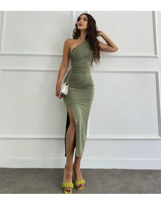 Kadın Tek Omuzu Açık Büzgülü Yandan Yırtmaçlı Uzun Sandy Elbise