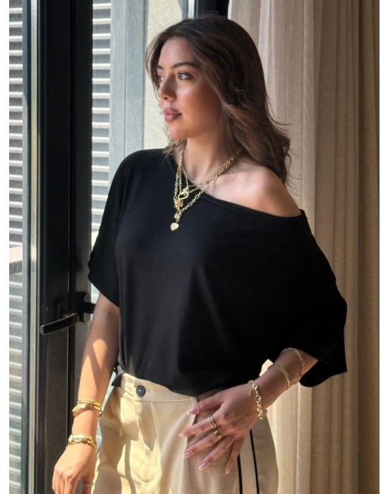 Kadın Tek Omuzu Açık Kısa Kollu Salaş Viskon Bluz