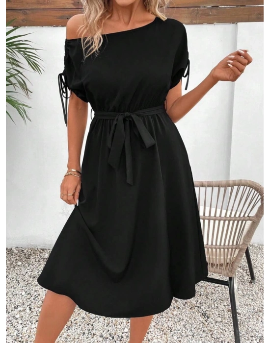 Kadın Tek Omuzu Açık Kol Ucu Fiyonklu Belden Kuşaklı Yırtmaç Detaylı Viskon Elbise