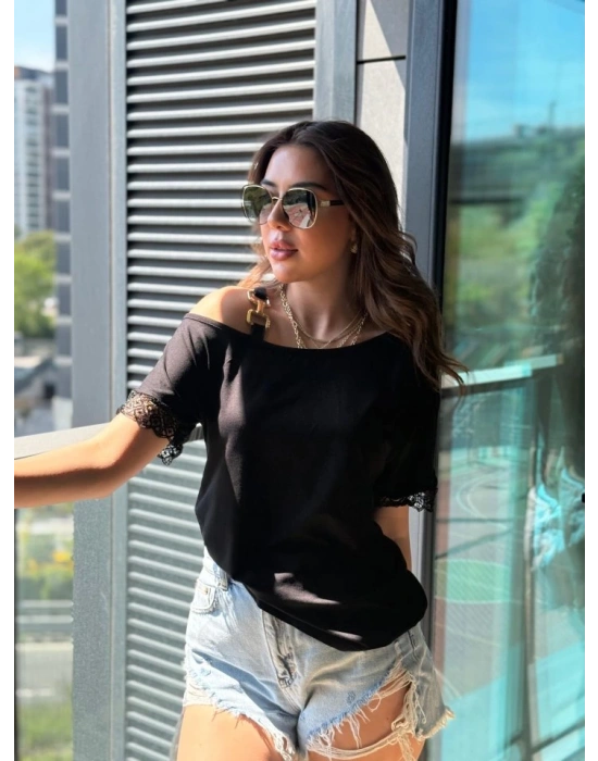 Kadın Tek Omuzu Askılı Kısa Kollu Toka Detaylı Dantelli Viskon Bluz