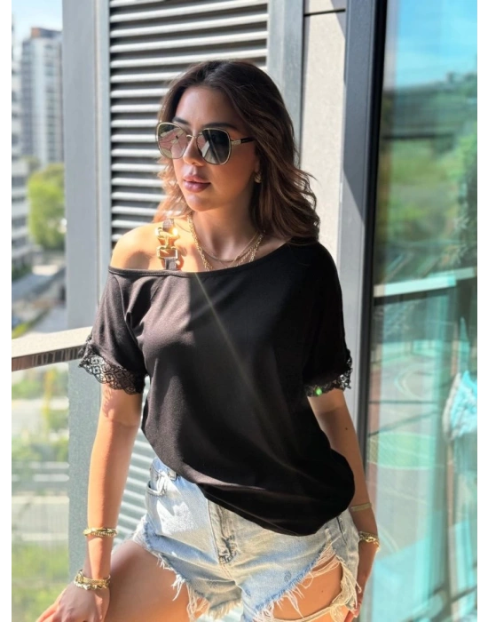 Kadın Tek Omuzu Askılı Kısa Kollu Toka Detaylı Dantelli Viskon Bluz