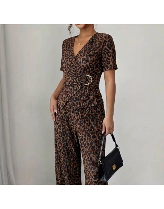 Kadın Toka Detaylı Kruvaze Takım