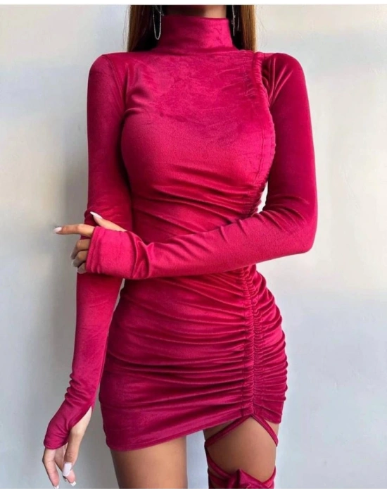 Kadın Uzun Kollu Balıkçı Yaka Büzgü Ve Gül Detay Kadife Kumaş Mini Elbise