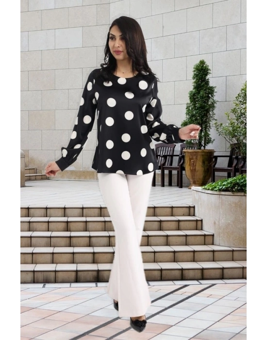 Kadın Uzun Kollu Bisiklet Yaka Kollar Geniş Kol Ağzı Manşetli Iki Düğmeli Detay Krep Bluz