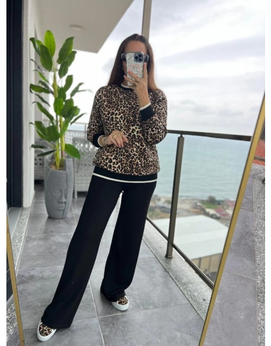 Kadın Uzun Kollu Bisiklet Yaka Leopar Desenli Iki Iplik Bluz Ve Viskon Iki Iplik Pantolon Ikili Takım