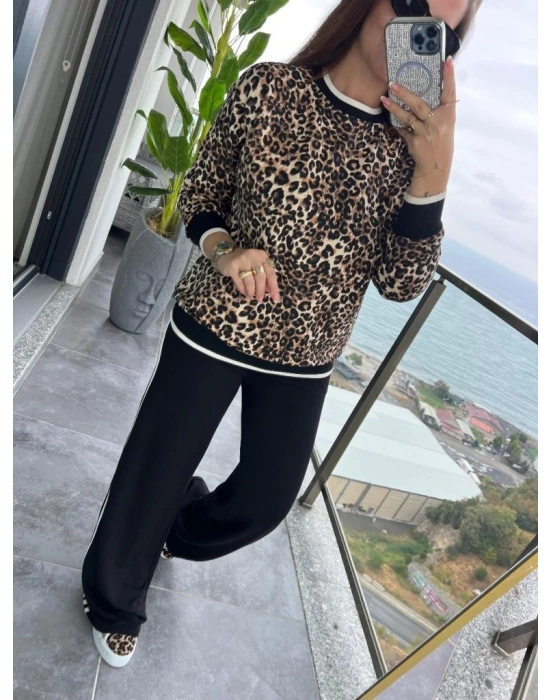 Kadın Uzun Kollu Bisiklet Yaka Leopar Desenli Iki Iplik Bluz Ve Viskon Iki Iplik Pantolon Ikili Takım