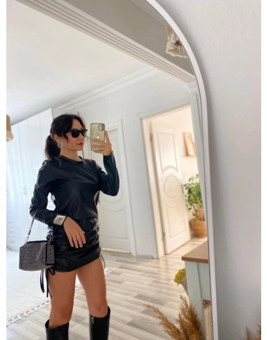 Kadın Uzun Kollu Bisiklet Yaka Yandan Büzgülü Kısa Deri Elbise