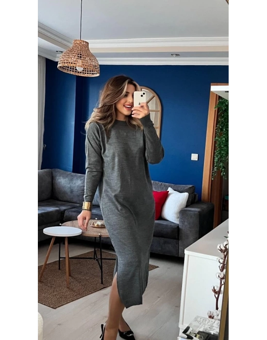 Kadın Uzun Kollu Bisiklet Yaka Yırtmaç Detay Triko Midi Boy Elbise