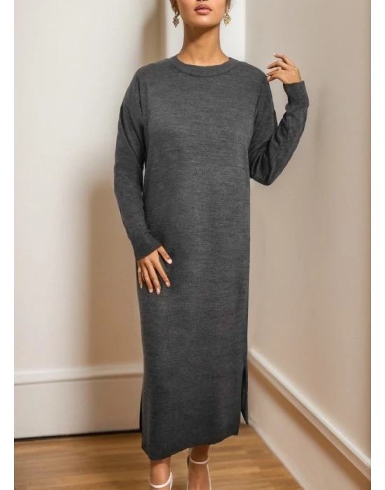 Kadın Uzun Kollu Bisiklet Yaka Yırtmaç Detay Triko Midi Boy Elbise