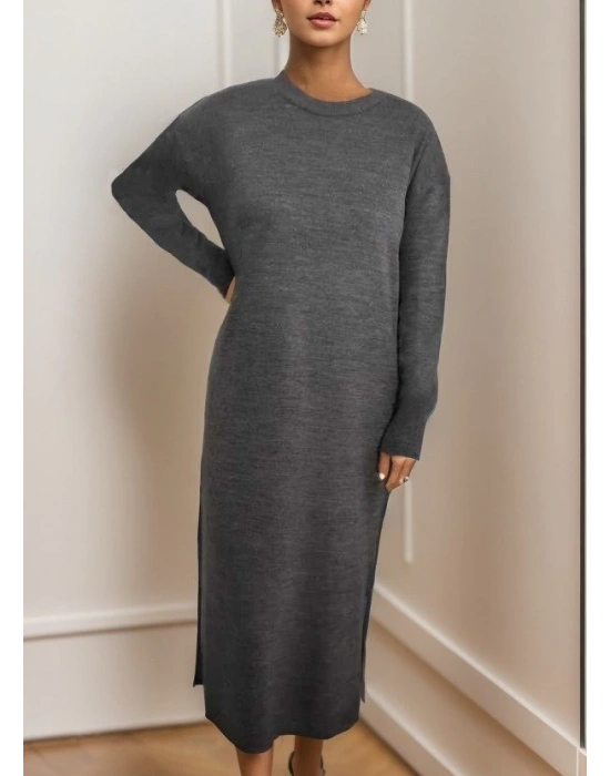 Kadın Uzun Kollu Bisiklet Yaka Yırtmaç Detay Triko Midi Boy Elbise