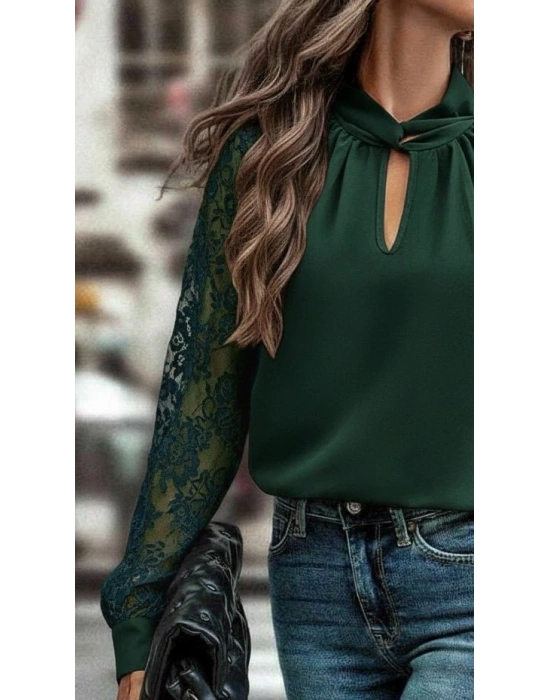 Kadın Uzun Kollu Göğüs Pencere Detay Yaka Boğazlı Kolları Tüllü Sandy Bluz