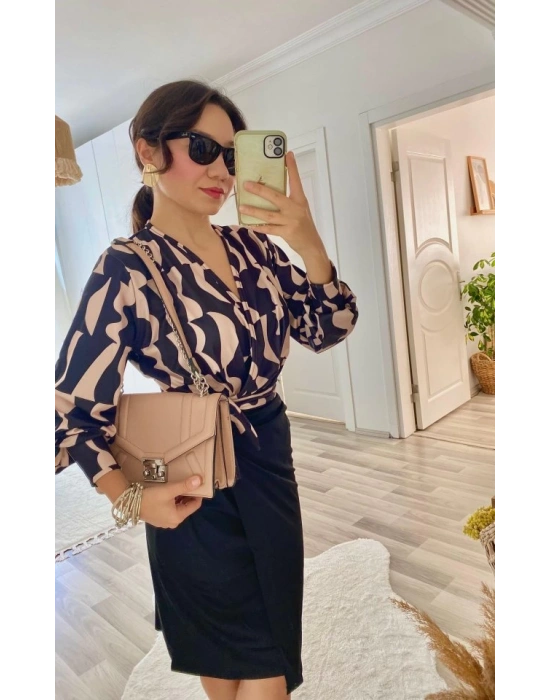 Kadın Uzun Kollu Kruvaze Yaka Dijital Baskılı Fiyonk Detay Dalgıç Kumaş Elbise