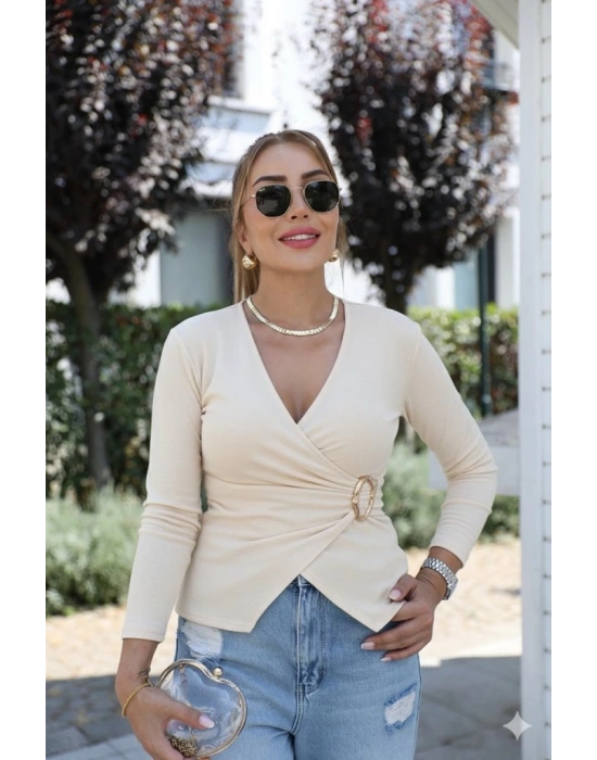 Kadın Uzun Kollu Kruvaze Yakalı Toka Detaylı Viskon Bluz