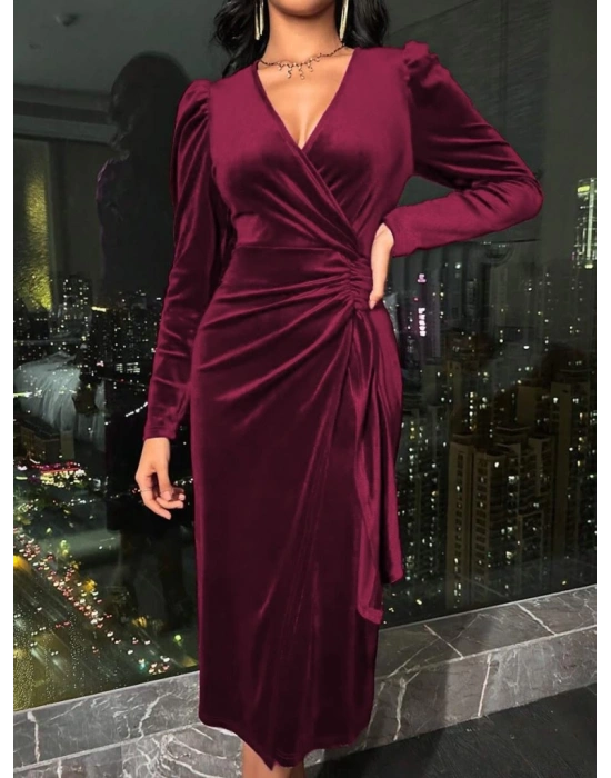 Kadın Uzun Kollu Kruvaze Yakalı Yandan Büzgülü Midi Kadife Elbise