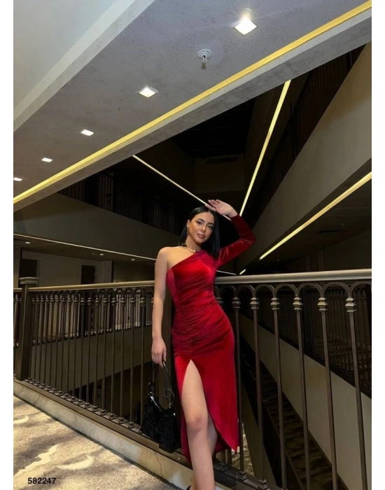 Kadın Uzun Kollu Omuz Dekolteli Büzgü Ve Asimetrik Yırtmaç Detay Elbise