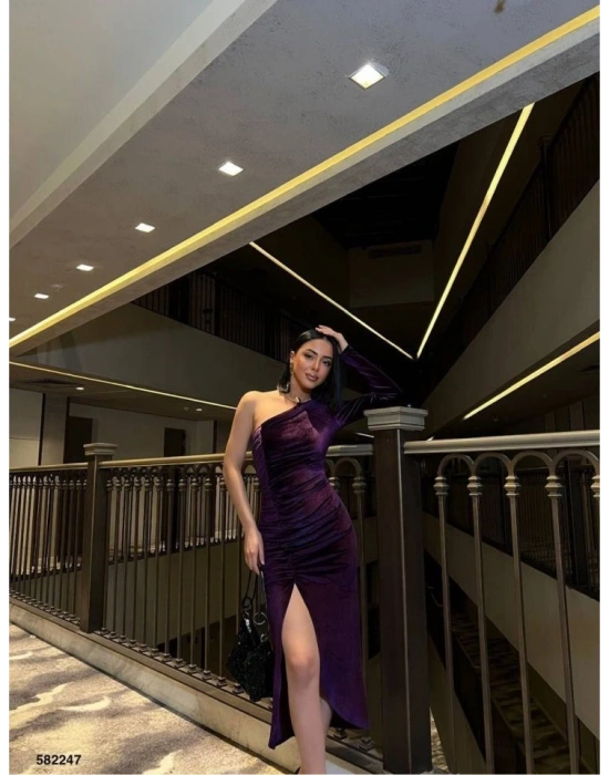 Kadın Uzun Kollu Omuz Dekolteli Büzgü Ve Asimetrik Yırtmaç Detay Elbise