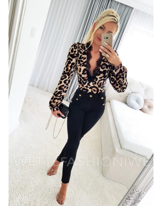 Kadın Uzun Kollu önden Derin Dantel Yaka Leopar Desenli Dalgıç Bluz