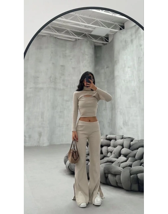 Kadın Uzun Kollu Pencere Detay Göğüs Dekolteli Bluz Ve Bol Paça Pantolon Ikili Takim