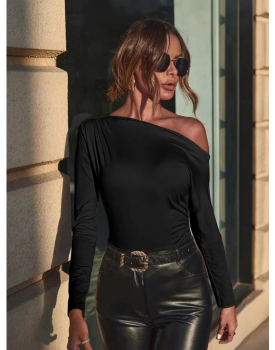 Kadın Uzun Kollu Tek Omuzu Açık Büzgü Detaylı Sandy Bluz