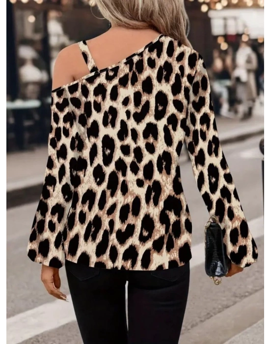 Kadın Uzun Kollu Tek Omuzu Açık Tokalı Leopar Desenli Modal Bluz