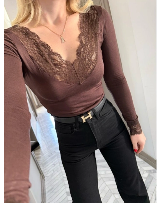 Kadın Uzun Kollu V Yaka Dantel Güpür Detay Bluz