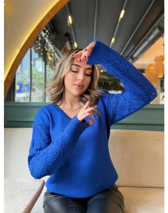 Kadın Uzun Kollu V Yaka Kol Delikli Baklava Desen Detaylı Triko Kazak