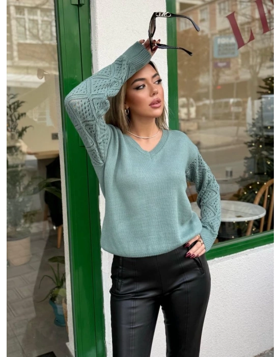 Kadın Uzun Kollu V Yaka Kol Delikli Baklava Desen Detaylı Triko Kazak