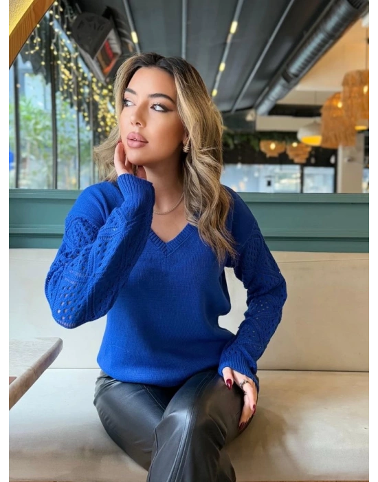 Kadın Uzun Kollu V Yaka Kol Delikli Baklava Desen Detaylı Triko Kazak