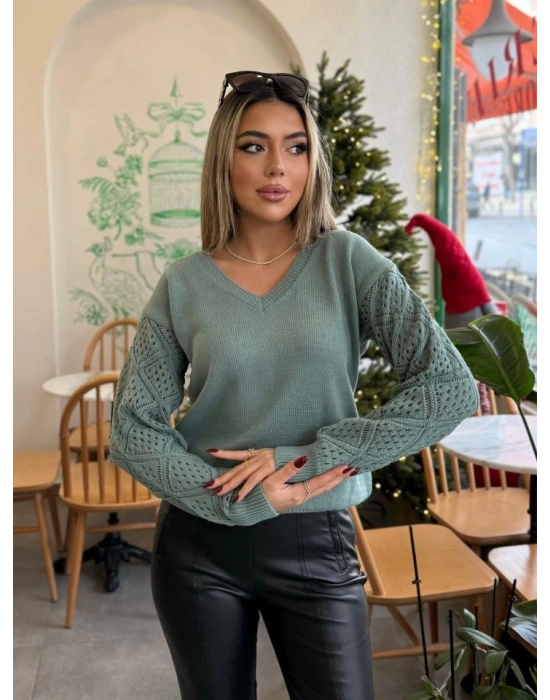 Kadın Uzun Kollu V Yaka Kol Delikli Baklava Desen Detaylı Triko Kazak