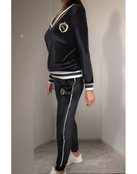 Kadın Uzun Kollu V Yaka Yakası Ve Kol Ağzı şerit Detay Armalı Kadife Takım