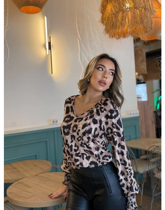 Kadın Uzun Kollu V Yakalı Leopar Desenli Dalgıç Bluz