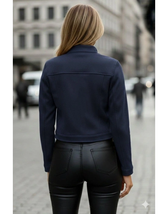 Kadın Uzun Kollu Yakadan Ve önden Düğmeli Süet Kısa Ceket