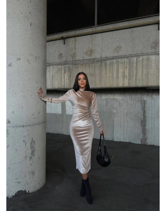 Kadın Uzun Kollu Yarım Balıkçı Yaka Büzgü Detay Kadife Kumaş Elbise