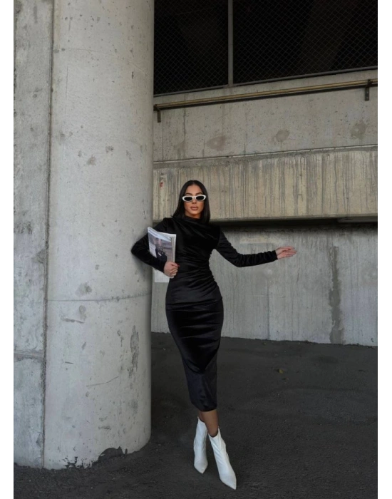 Kadın Uzun Kollu Yarım Balıkçı Yaka Büzgü Detay Kadife Kumaş Elbise