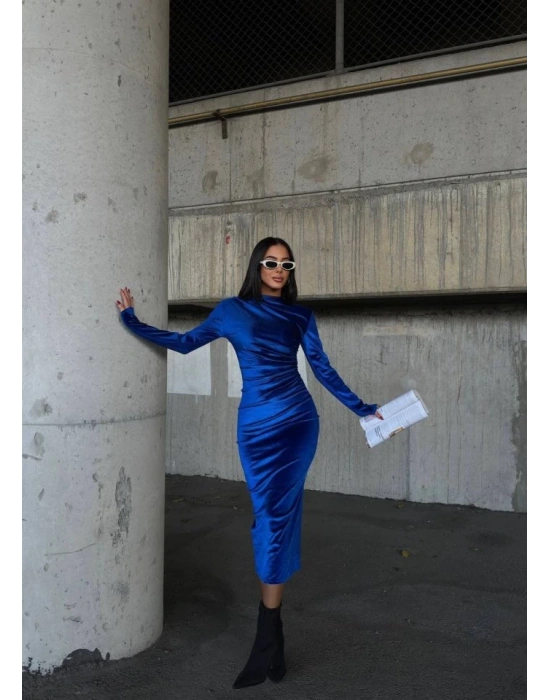 Kadın Uzun Kollu Yarım Balıkçı Yaka Büzgü Detay Kadife Kumaş Elbise