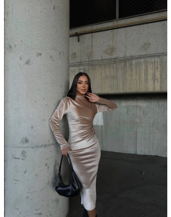 Kadın Uzun Kollu Yarım Balıkçı Yaka Büzgü Detay Kadife Kumaş Elbise