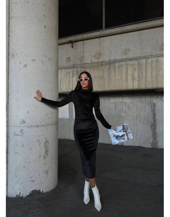 Kadın Uzun Kollu Yarım Balıkçı Yaka Büzgü Detay Kadife Kumaş Elbise