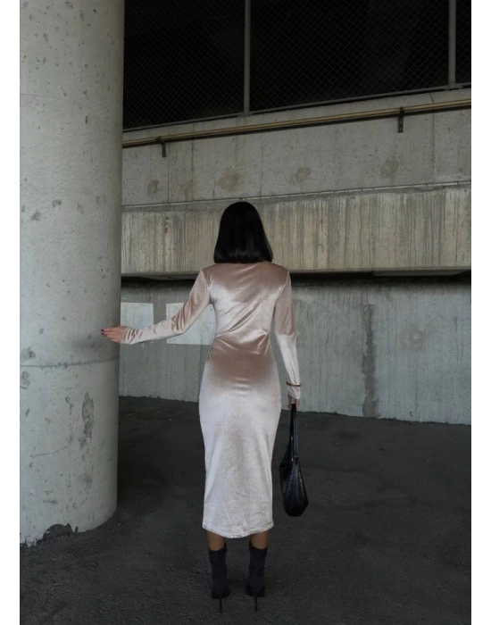 Kadın Uzun Kollu Yarım Balıkçı Yaka Büzgü Detay Kadife Kumaş Elbise