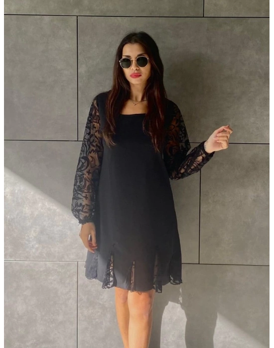 Kadın Uzun Kollu Yuvarlak Yaka Kol Ve Etek Ucu Dantelli Kısa Ithal Krep Elbise