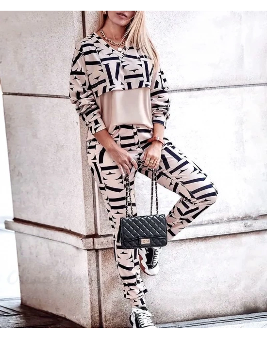 Kadın V Yaka Harf Baskılı Sweat Ve Yüksel Bel Pantolon Ikili Takım