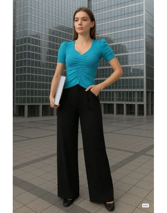 Kadın V Yaka Önü Büzgü Detaylı Triko Bluz