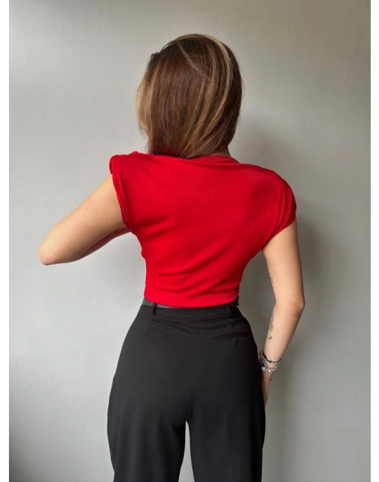 Kadın V Yaka Vatka Detay Kolsuz Dökümlü Bluz