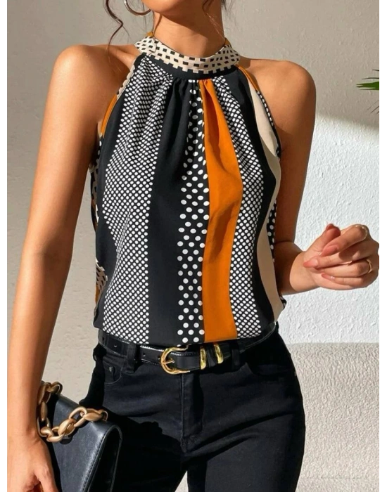 Kadın Yarım Balıkçı Yaka Kolsuz Mikro Bluz