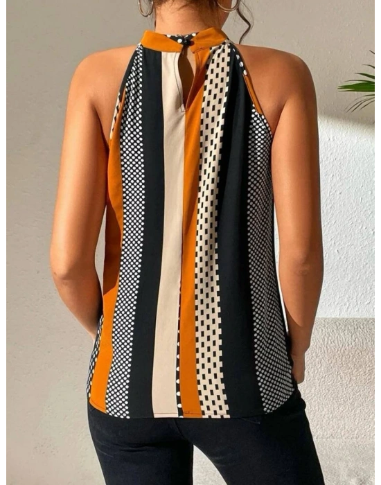 Kadın Yarım Balıkçı Yaka Kolsuz Mikro Bluz