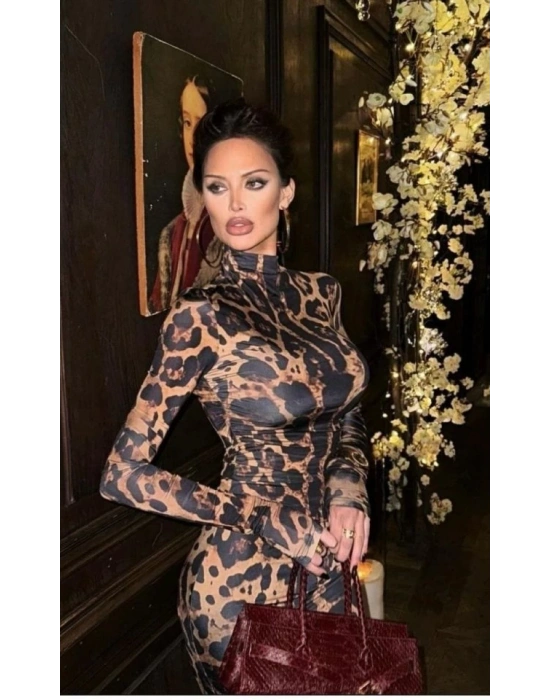Kadın Yarım Balıkçı Yaka Uzun Kollu Leopar Baskılı Atlas Kumaş Maxi Boy Elbise