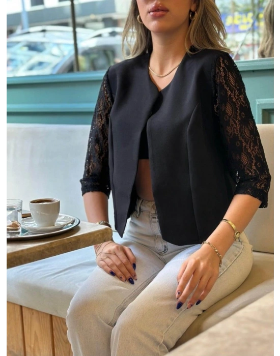 Kadın Yarım Dantel Kollu önü Açık Kısa Atlas Ceket