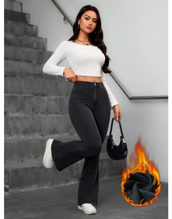 Kadın Yüksek Bel Tek Düğmeli Paçaya Doğru Genişleyen Kot Pantolon