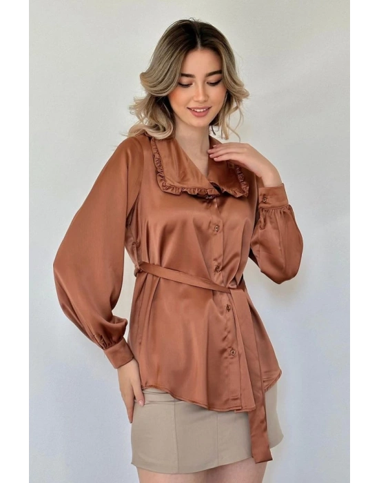 Kahverengi Yakası Fırfırlı Kuşaklı Saten Gömlek